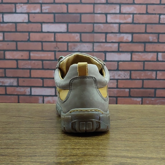 Ecco Kids Sneakers in Gray and Tan - Picture 4 of 6